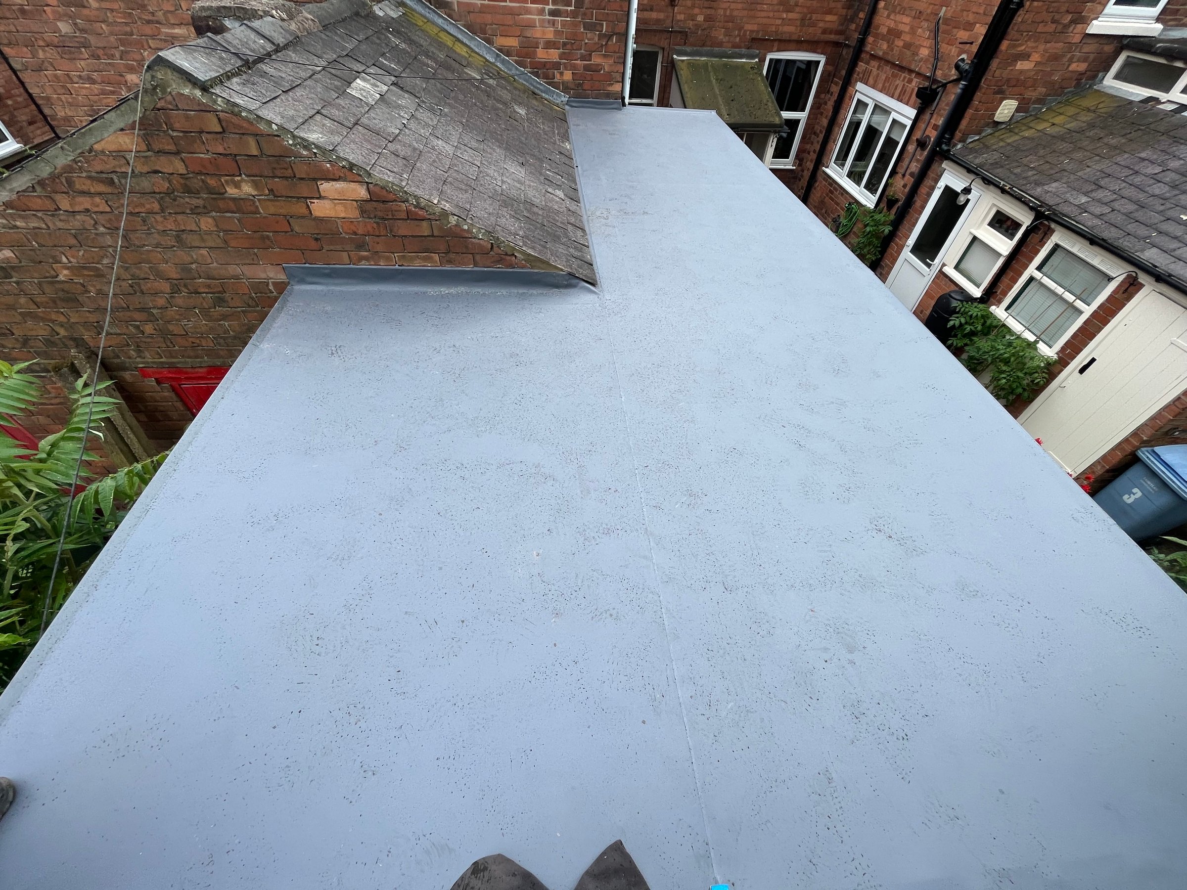 Flat roofing installation