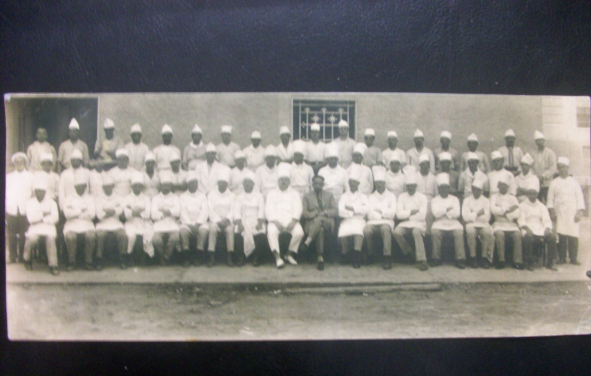Carlos Bonavita y los cocineros del Hotel Argentino