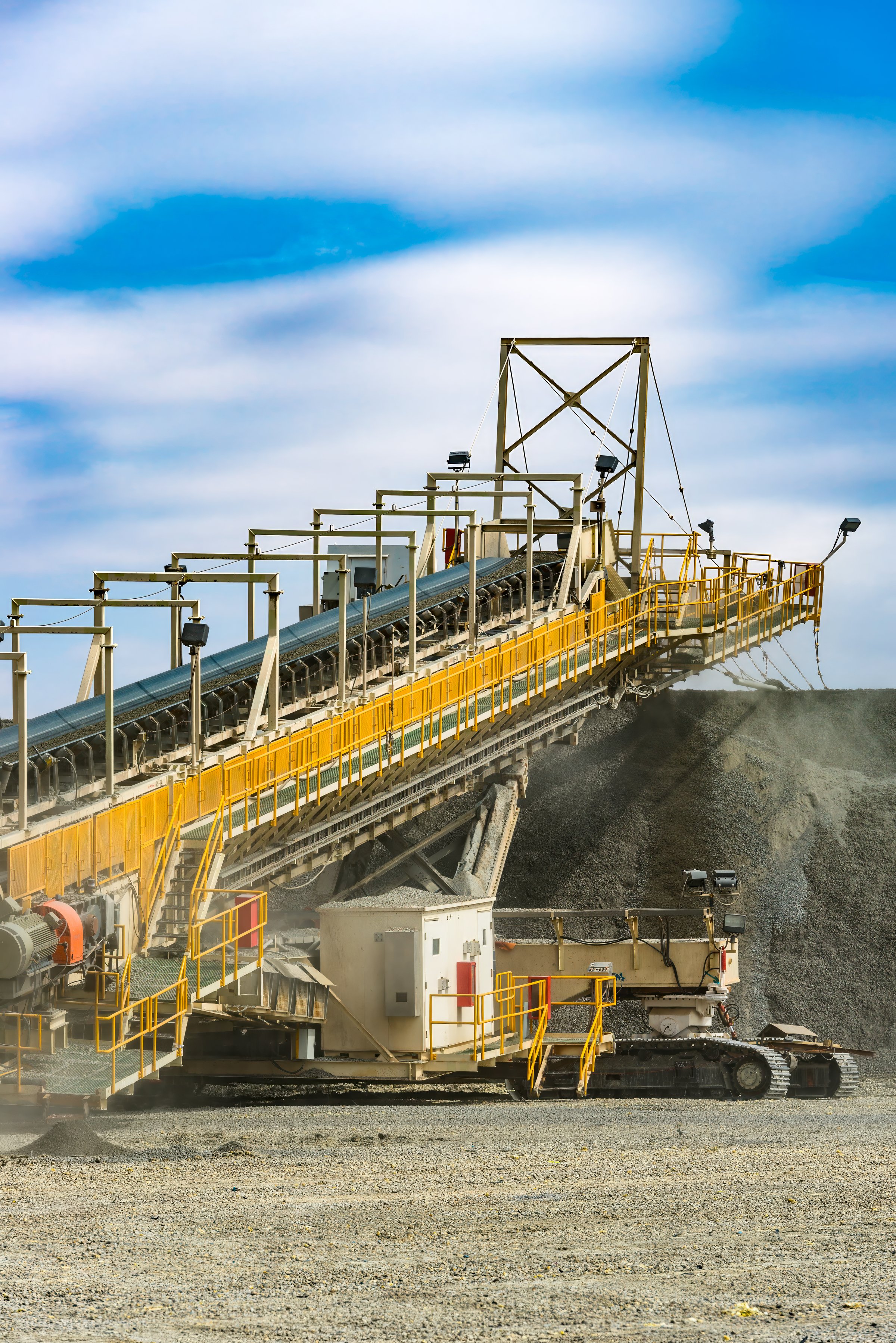 Portable conveyor belt machinery at a copper mine in Chile