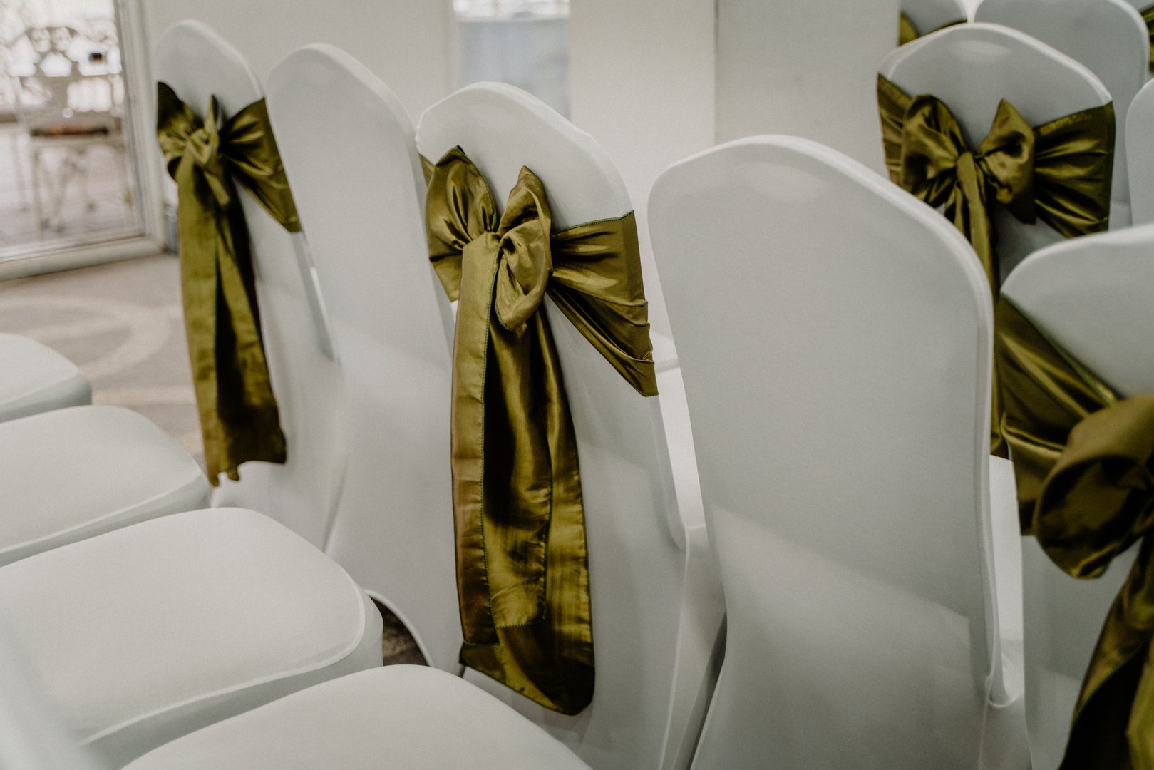 Wedding ceremony chairs with bows