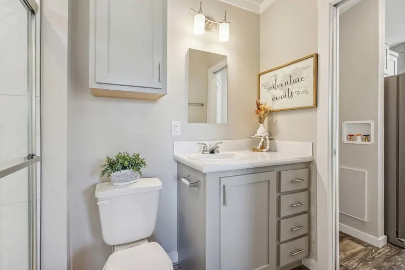 Champion 520MS Bathroom