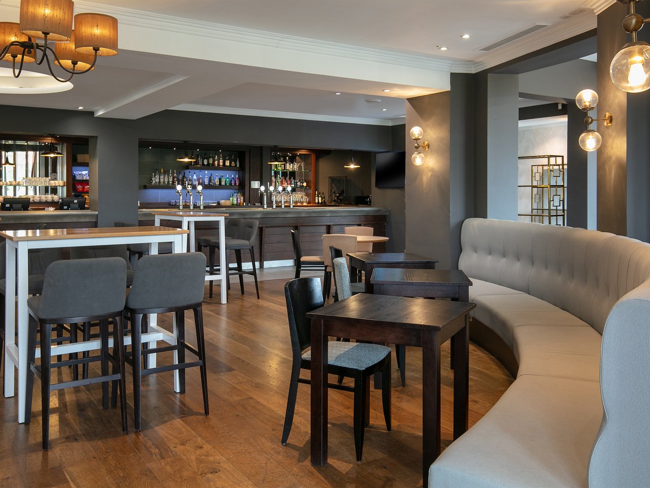 Belton Woods Claret Jug restaurant fine dining elegant atmosphere golf resort