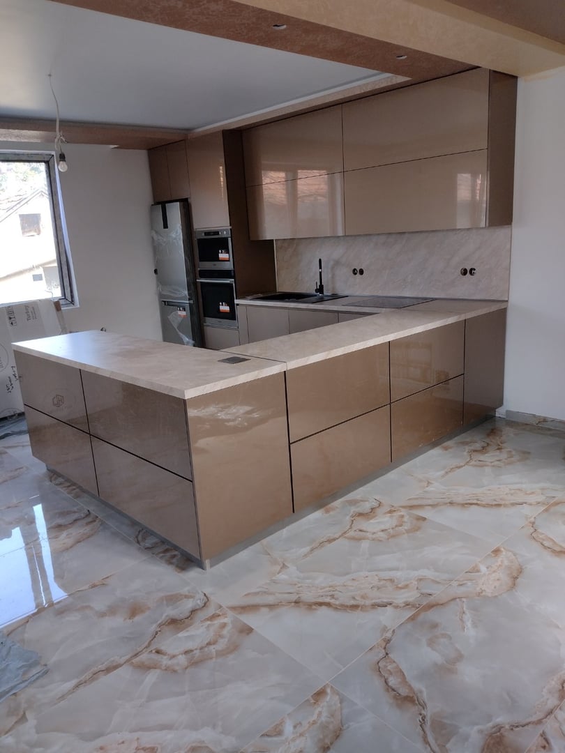 Реализиран мебелен проект