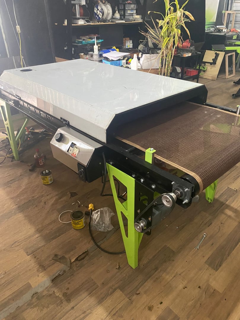 Hornos de Banda TOTEM CORP - Secado uniforme y controlado para acabados profesionales