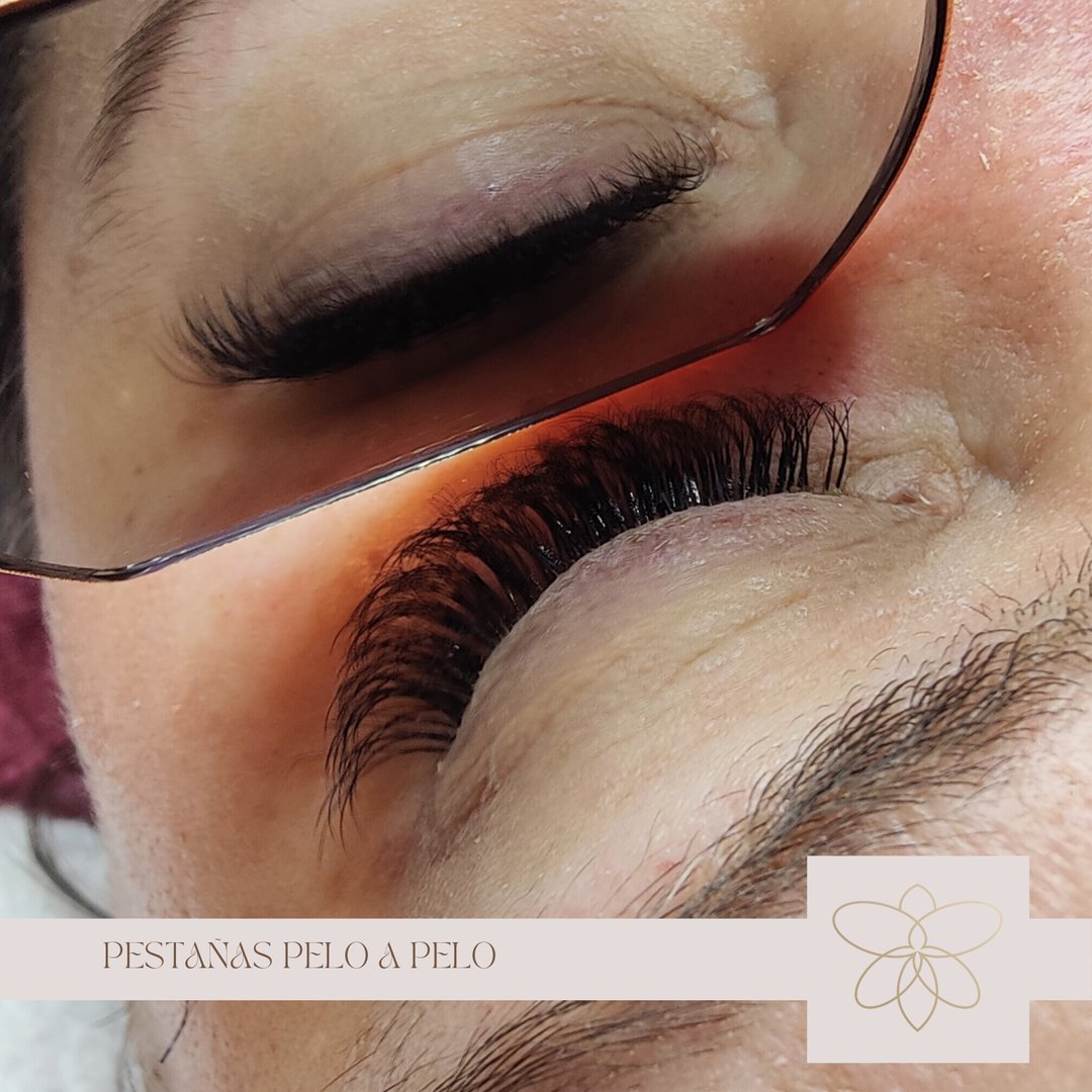 Pestañas pelo a pelo - transformación de mirada