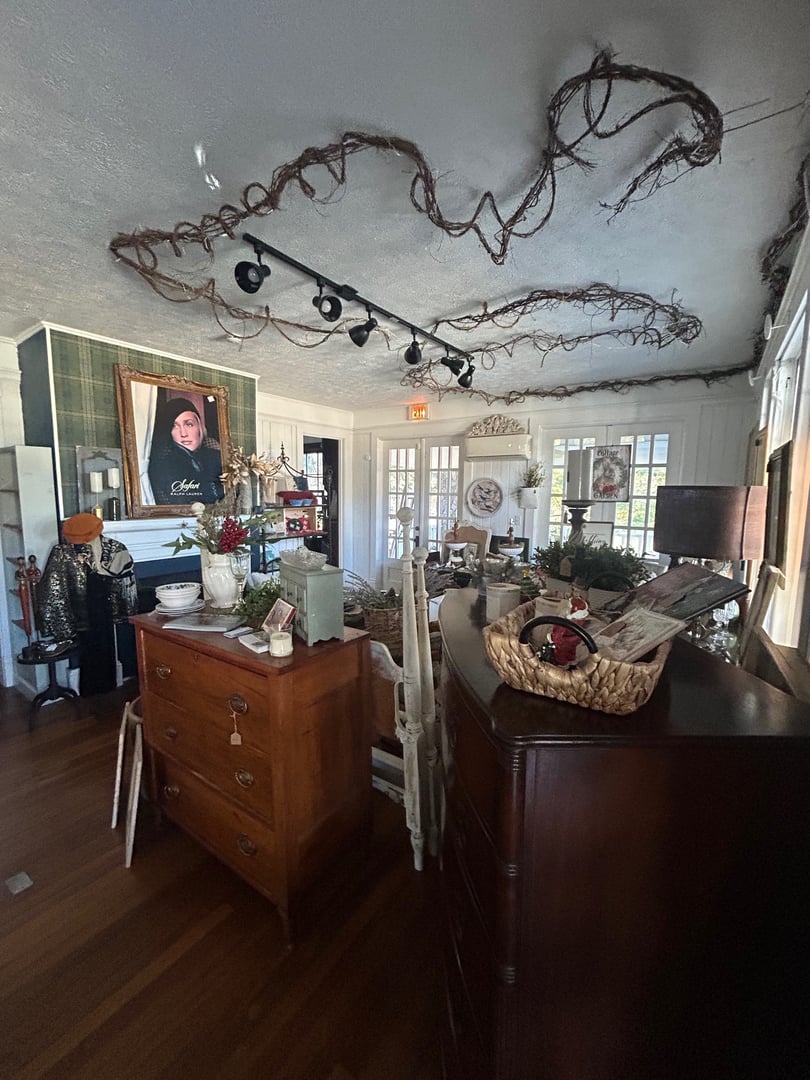 Putter's Trading Co. store display