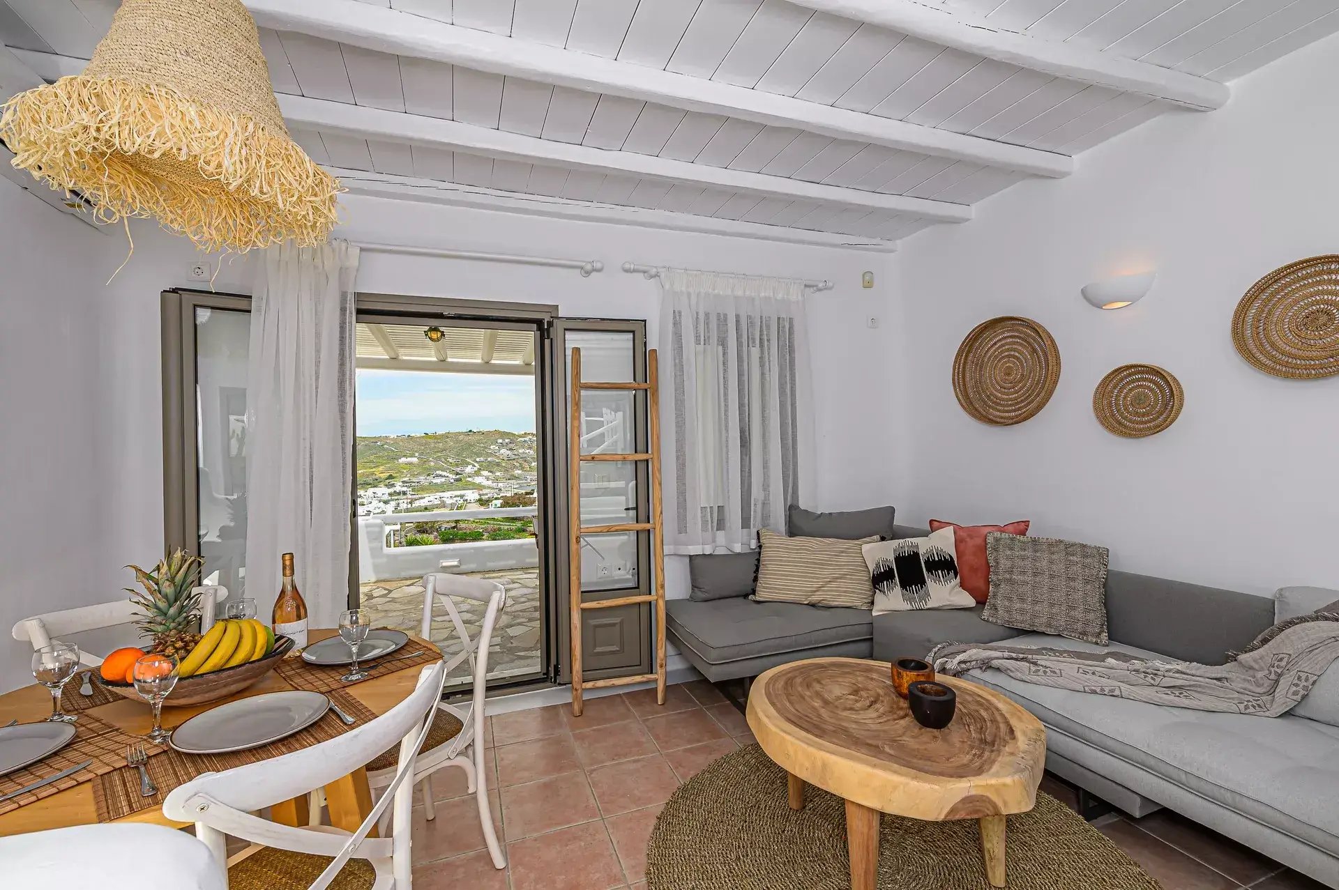 Villa Clodia outdoor terrace and dining area