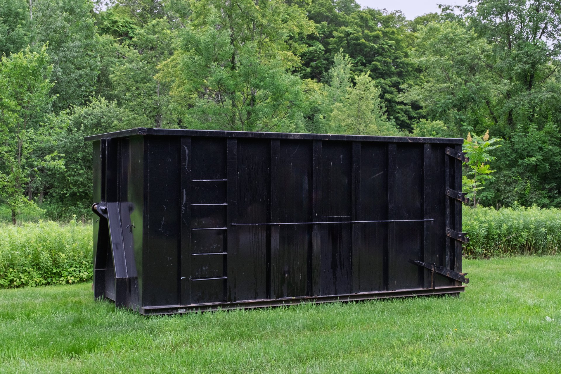 20-yard roll-off dumpster rental in Paradise TX - construction waste container in Wise County for home renovation, junk removal, and debris removal