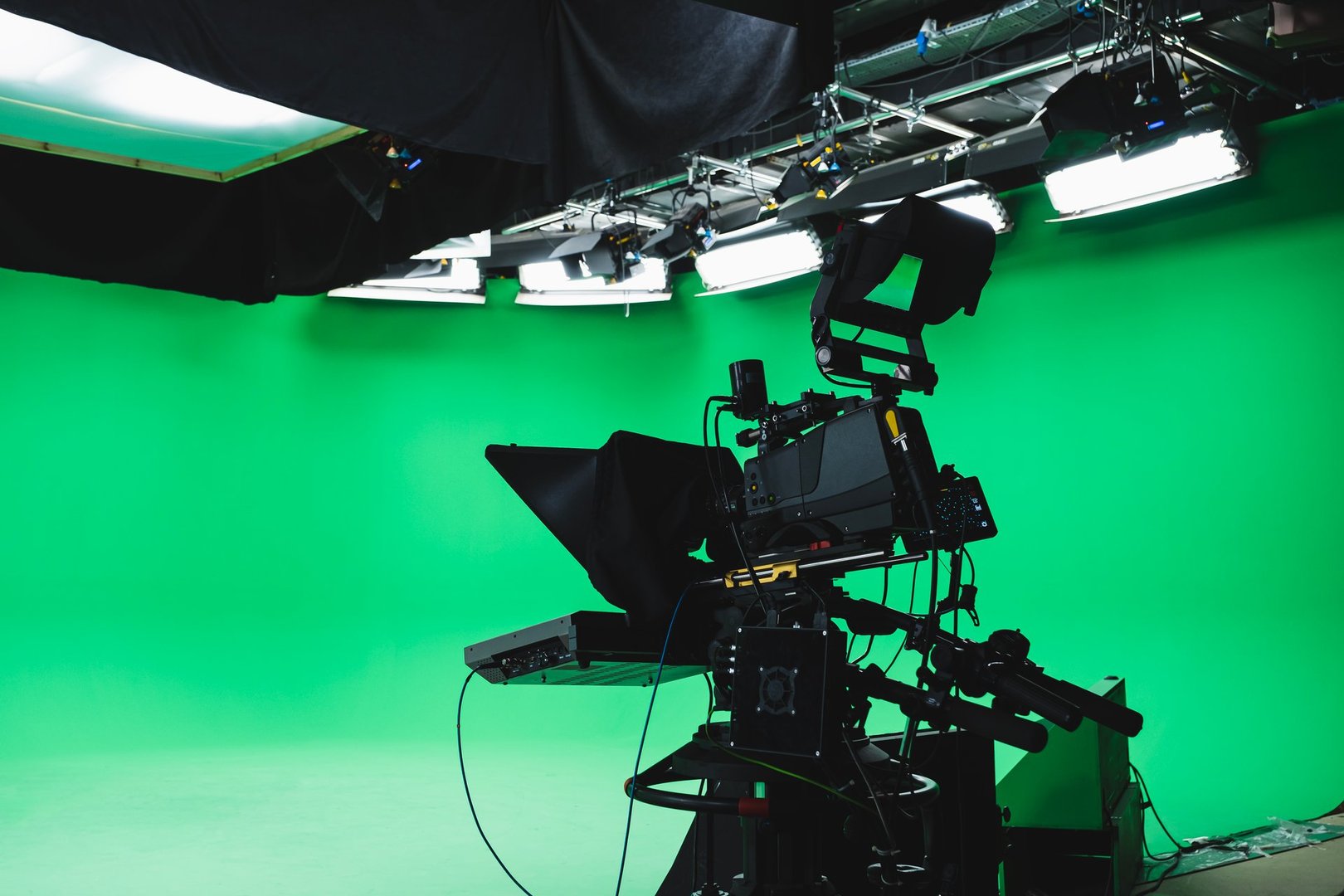 Chroma Key, Studio Shot, Studio - Workplace, Cyclorama - Backdrop, Backgrounds