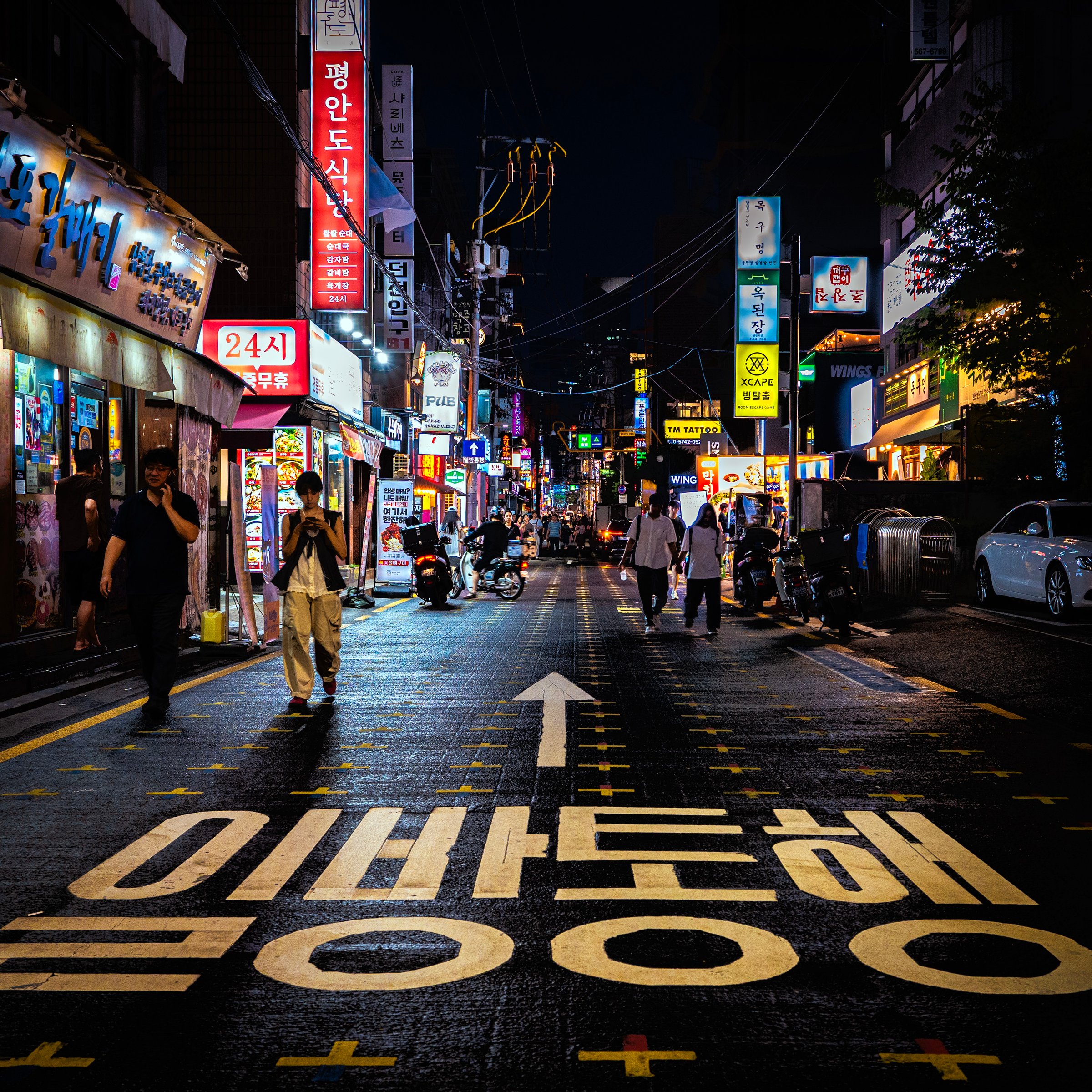 08 20 2024, Seoul, South Korea: crowded neon-lit street and nightlife in Gangnam, Seoul