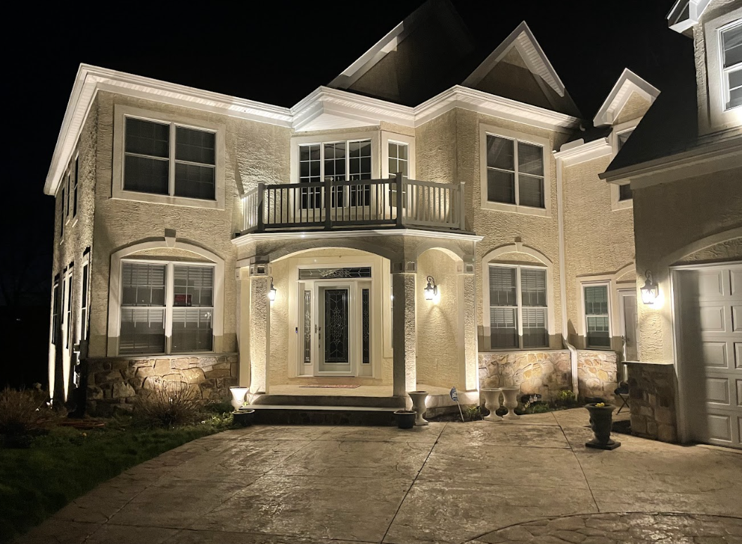 Halo Lighting Company - Premium Landscape Uplighting