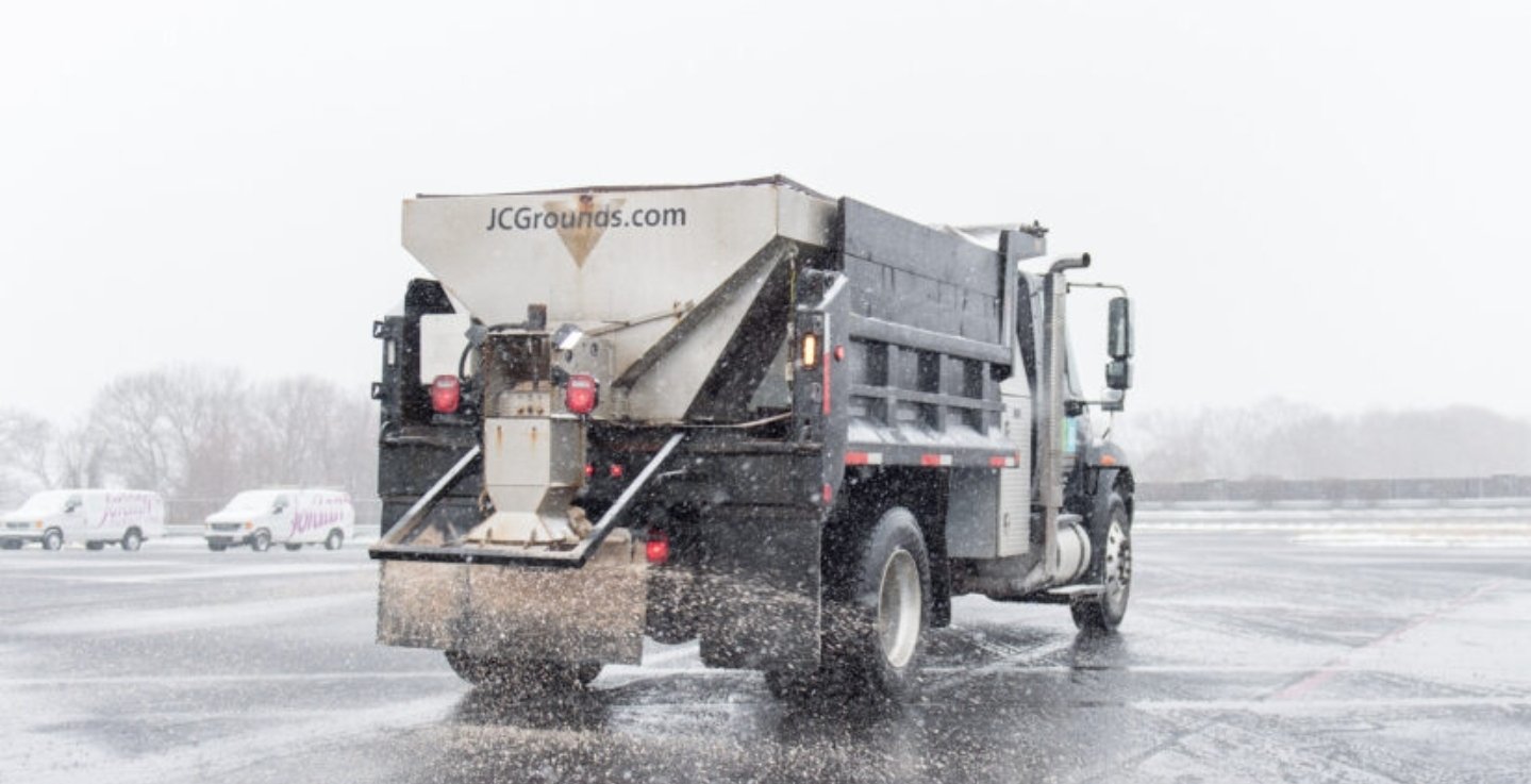 Salt application and de-icing service