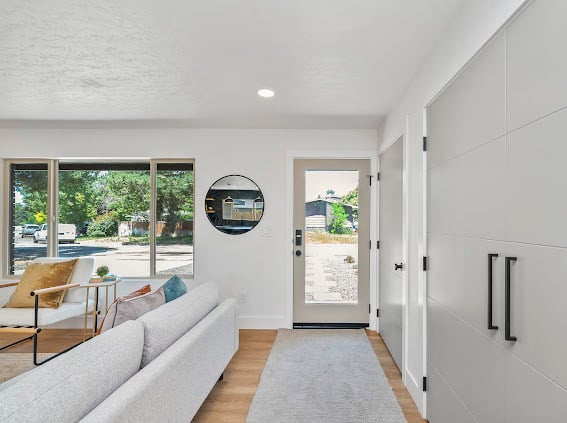 2339 Illinois St. renovation photo 1