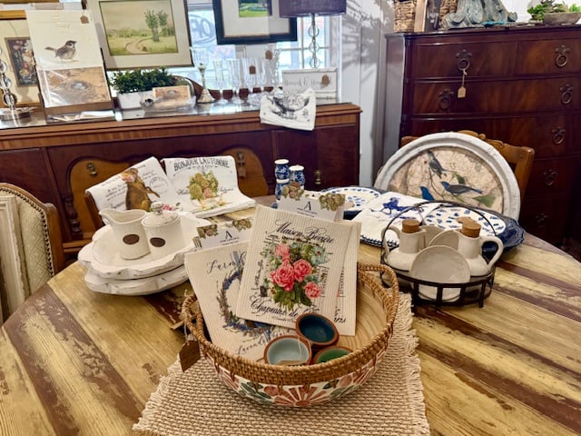 Store gallery showcase