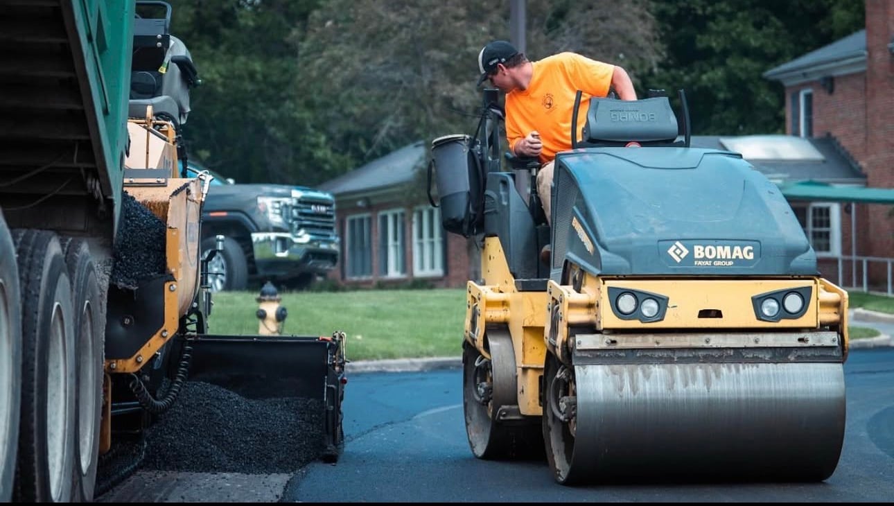 Asphalt paving