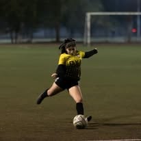 Acción de juego - fútbol femenil Liga Universitaria