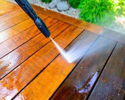Deck and fence cleaning service