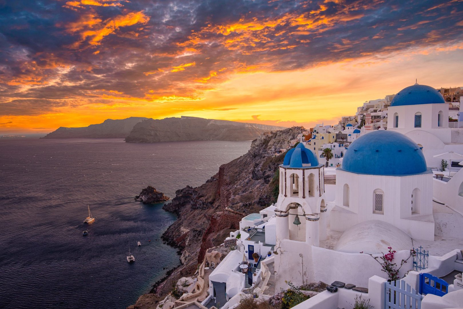 Best Sunset Viewing Spots in Oia and Beyond