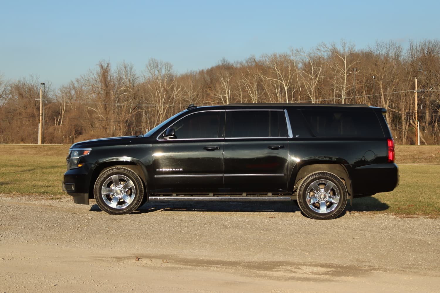Chevrolet Suburban - Image 2