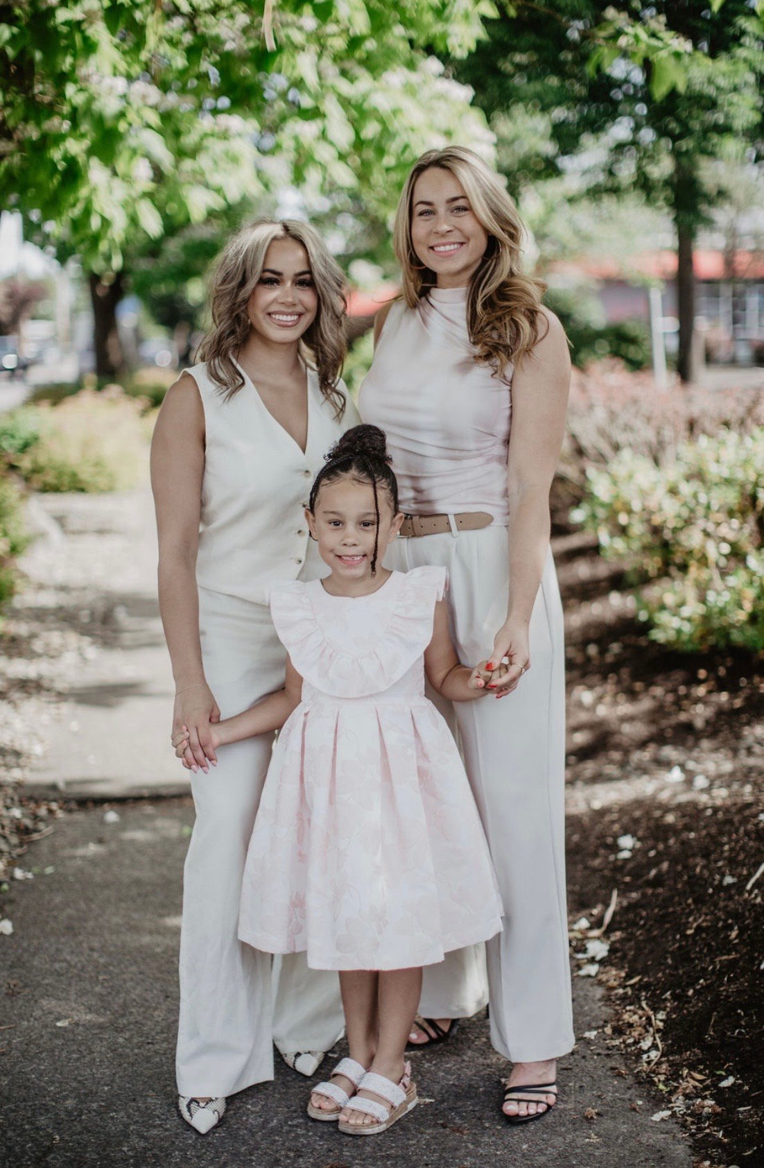 Family planning their home financing together