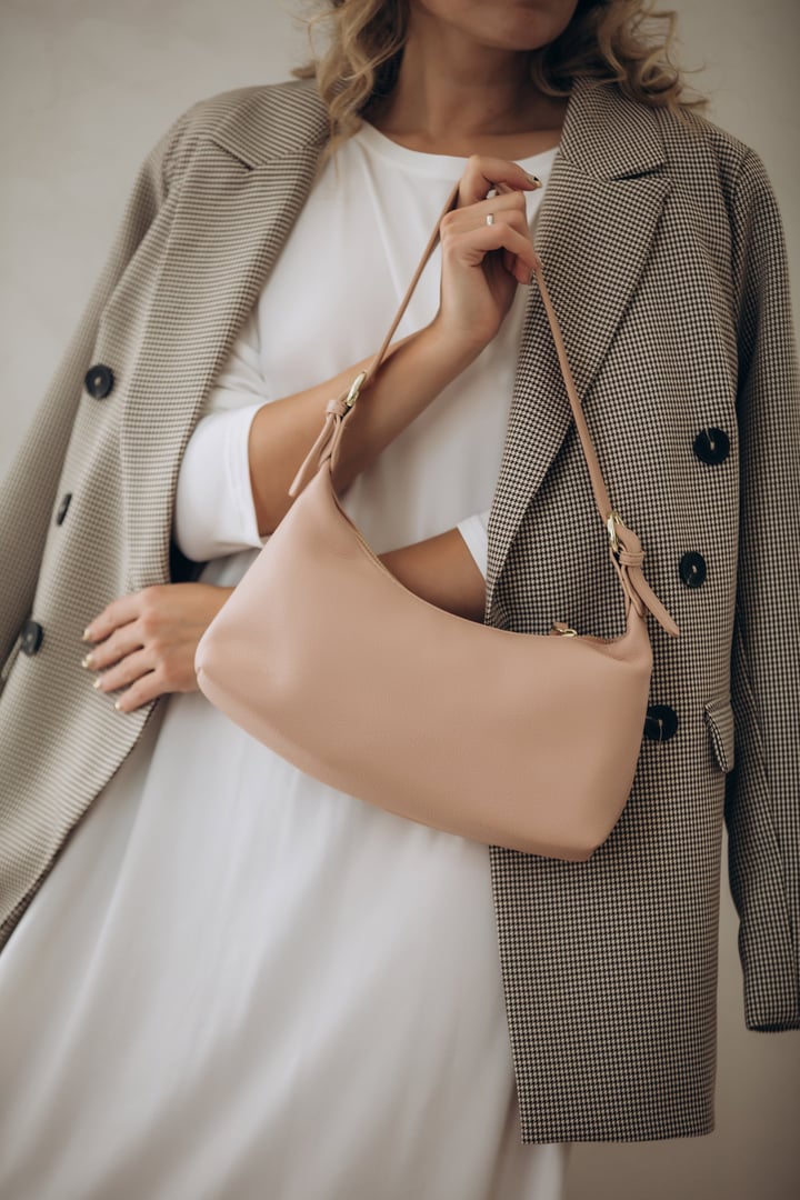 Summer fashion with handbag