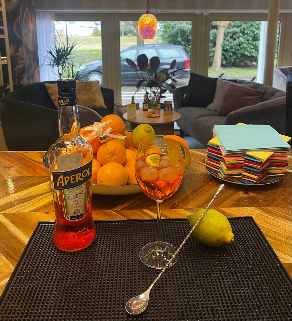 Drinks im Café Sonderbar