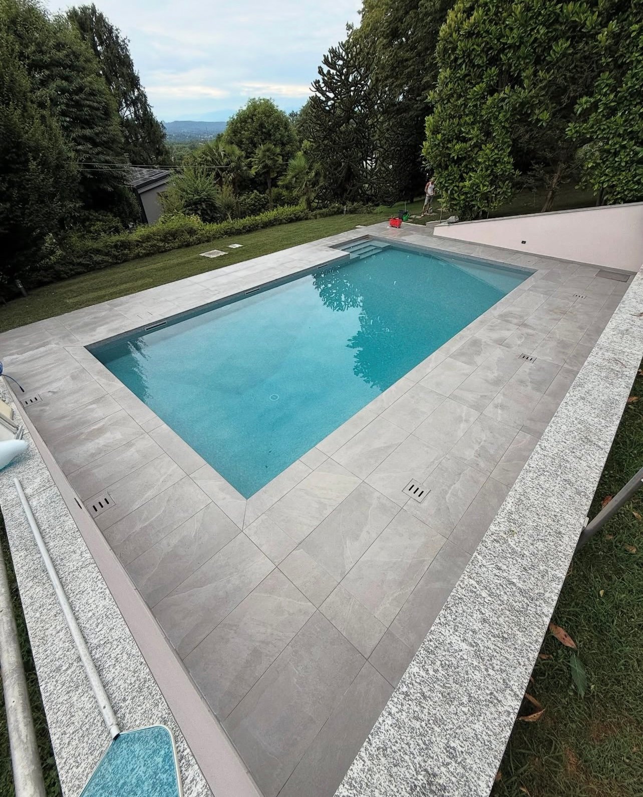 Progetto piscina residenziale completato - Vista aerea