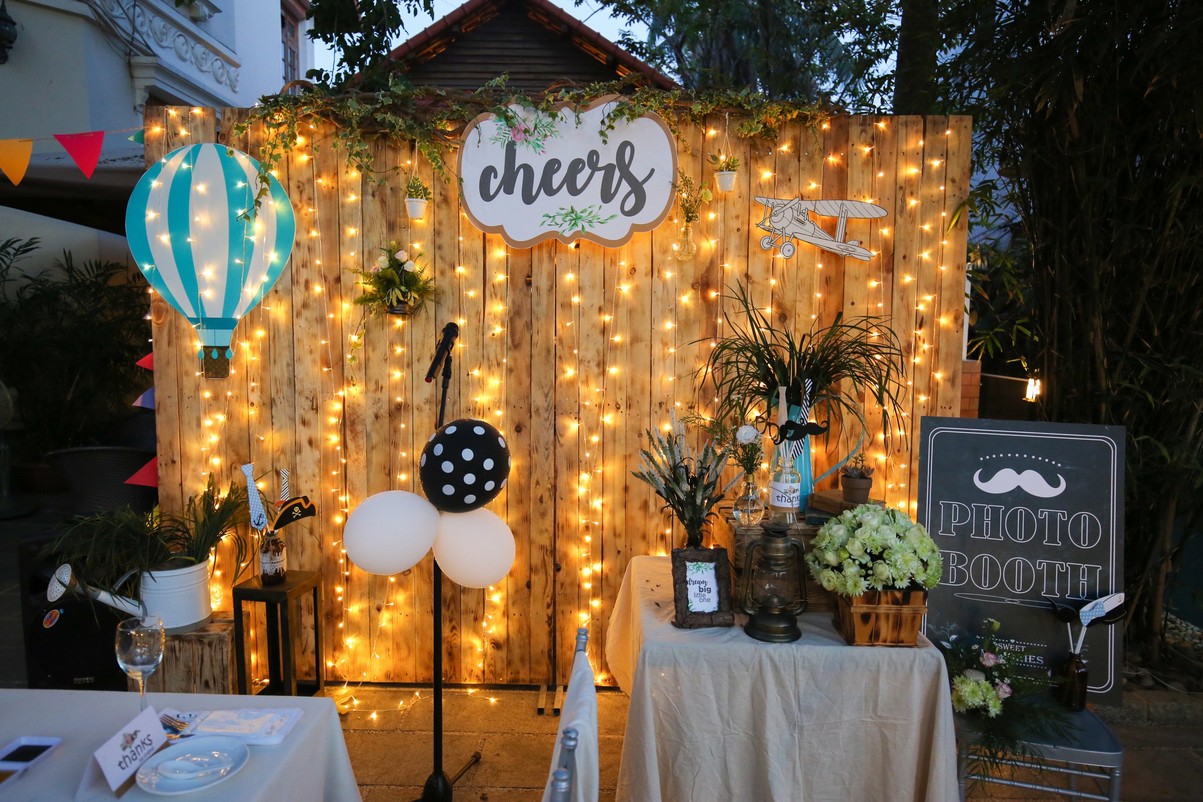 light buld, photo booth, backrop, cheer, party, newyear.