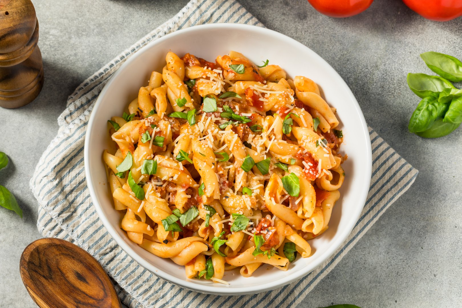 Hausgemachte Casarecce Pasta