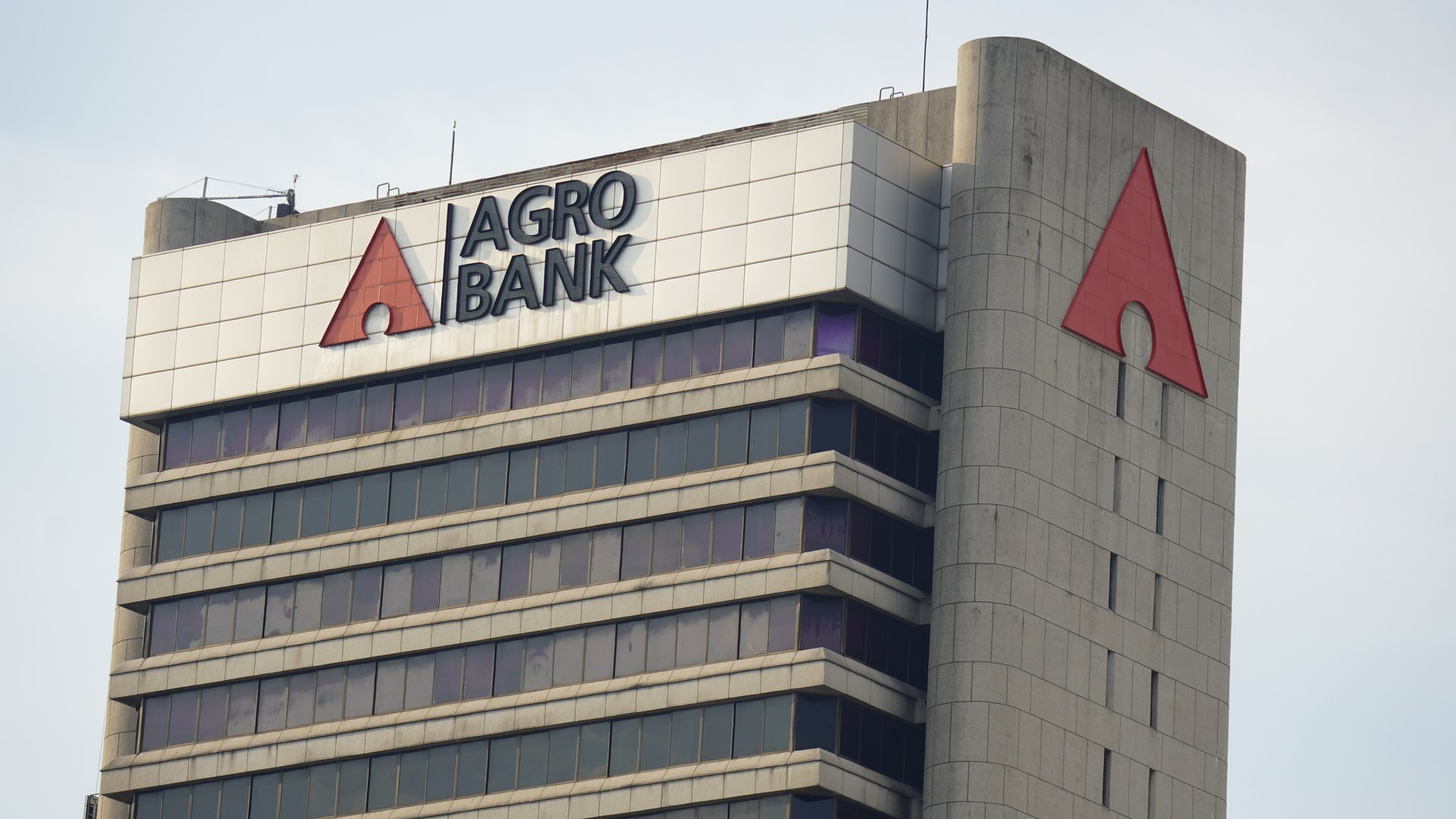 Kuala Lumpur, Malaysia, September 22,2024Agrobank at Leboh Pasar Besar stands as a key financial institution, supporting Malaysia's agriculture sector with its accessible urban branch.