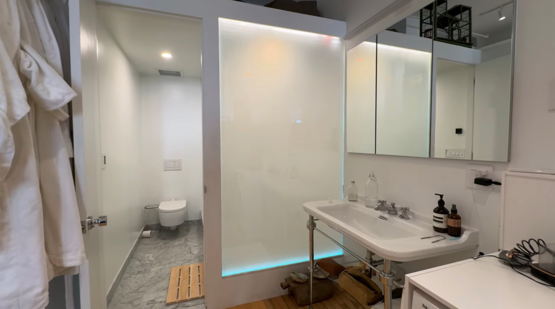 Smart glass application