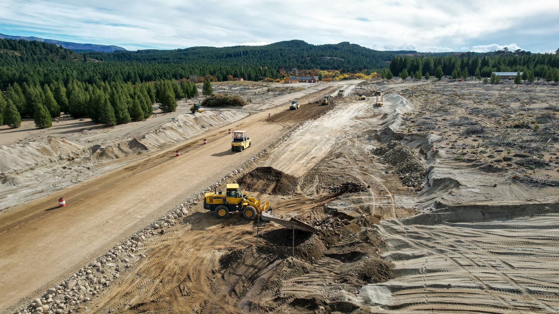 Paving of the Pehuen Route, Route 23. Alumine.