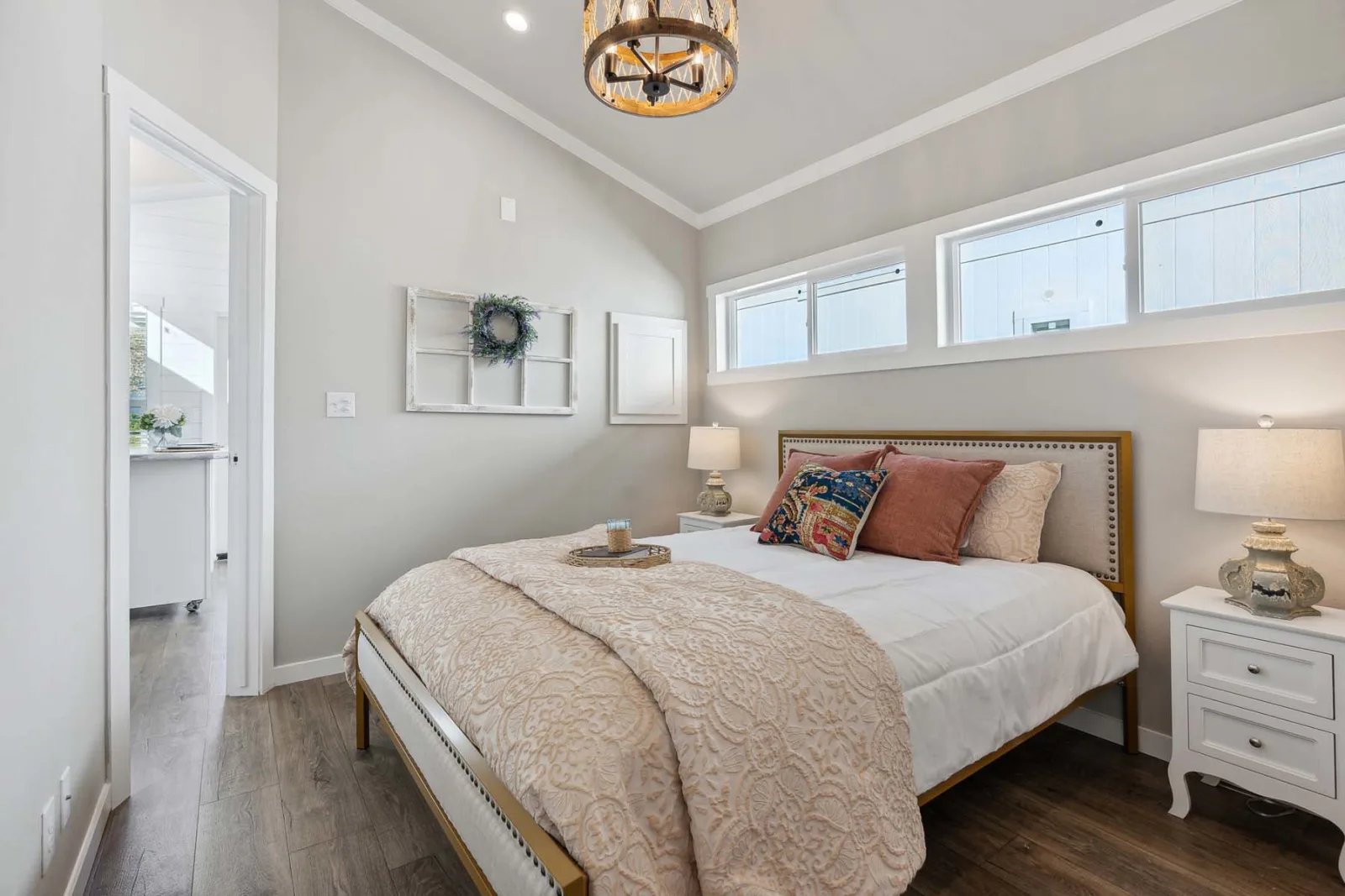 Champion 522A Bedroom Interior