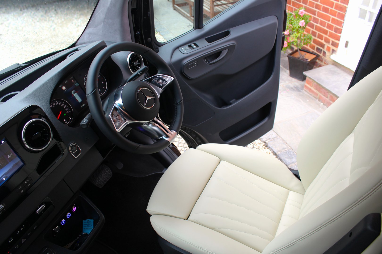 Monaco Luxury gallery image
