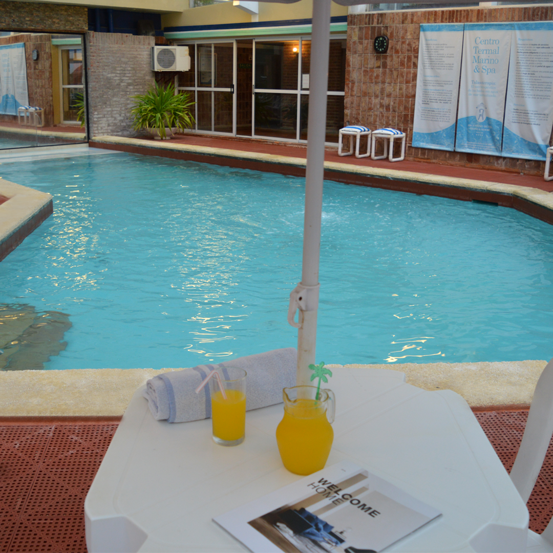 Piscina termal exclusiva para adultos 38°C