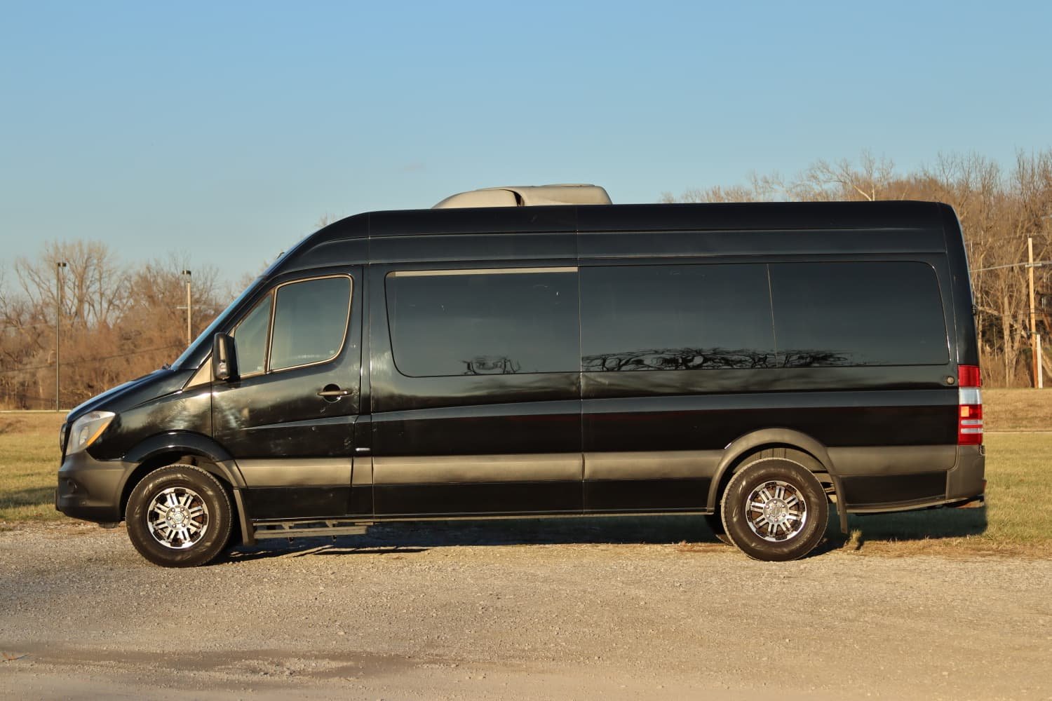 Mercedes Sprinter Van - Image 12