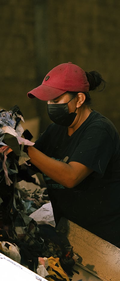 Equipo trabajando en Tejidos Tepeyac