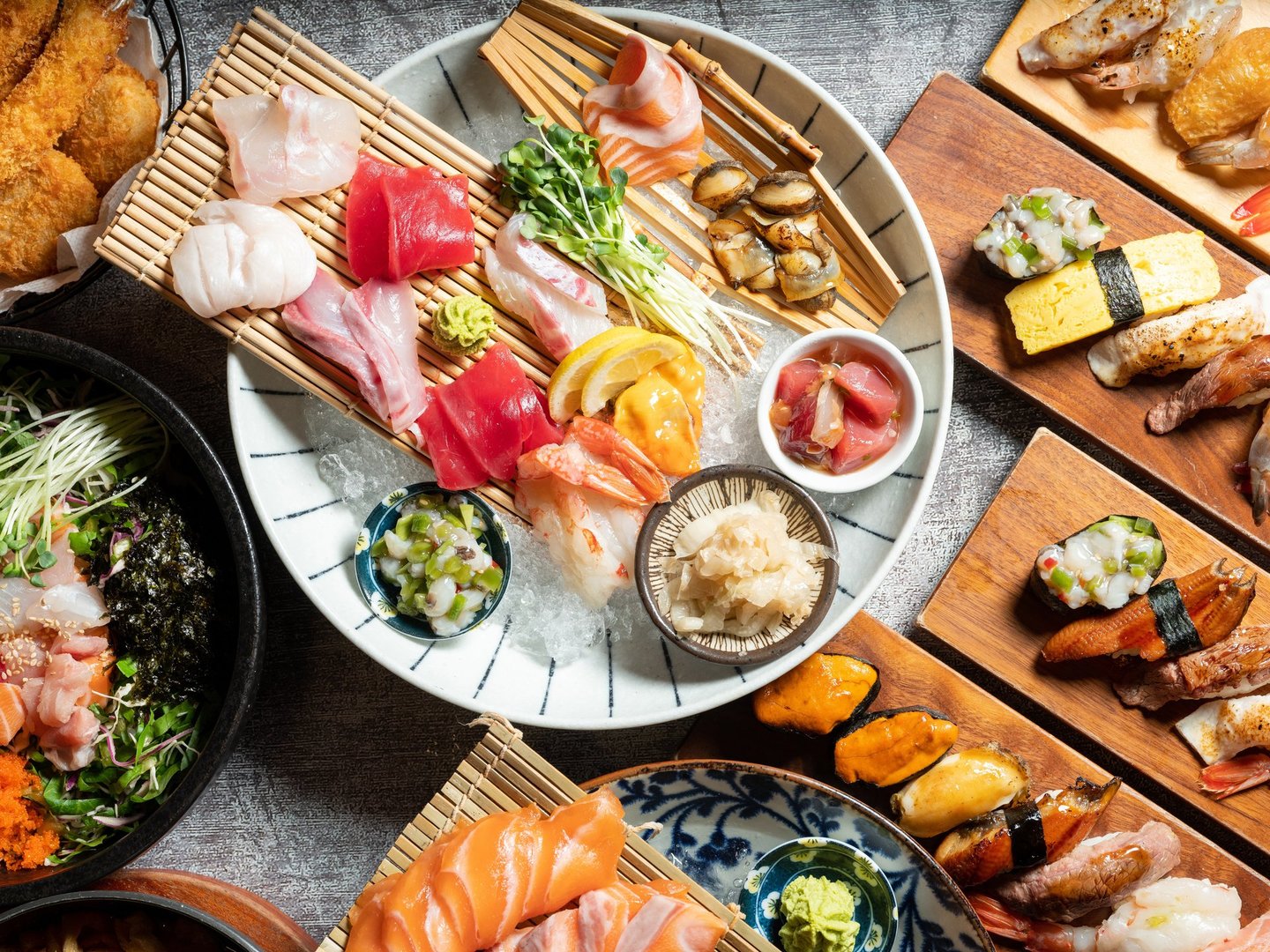 Various sushi, sashimi and Japanese dishes