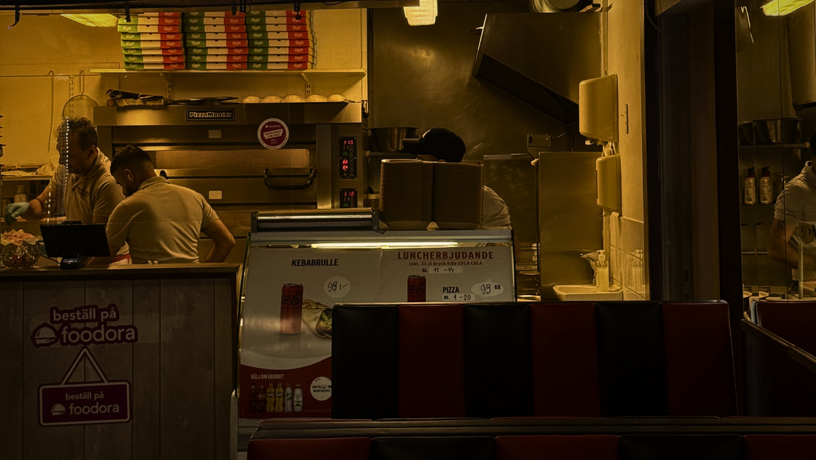 Fredrik Åkare Pizzeria bakgrund