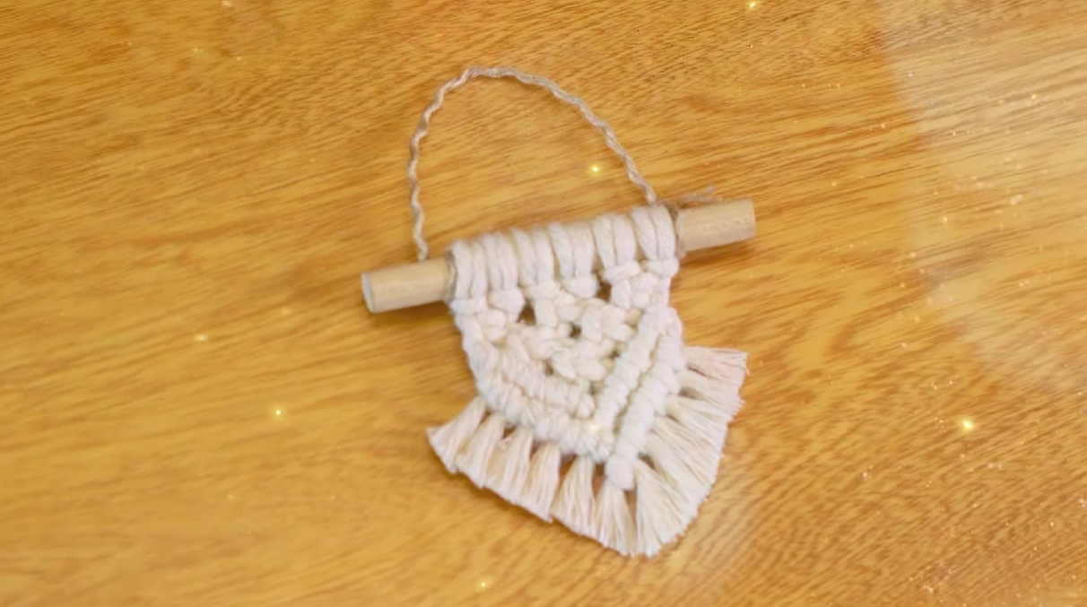 Mini Tapiz Navideño en Macramé