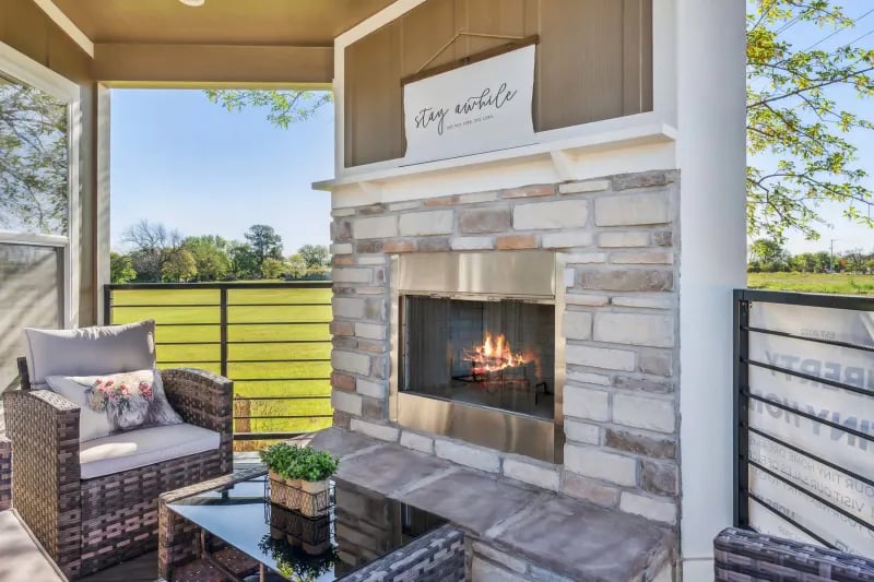 Champion 520MS Exterior