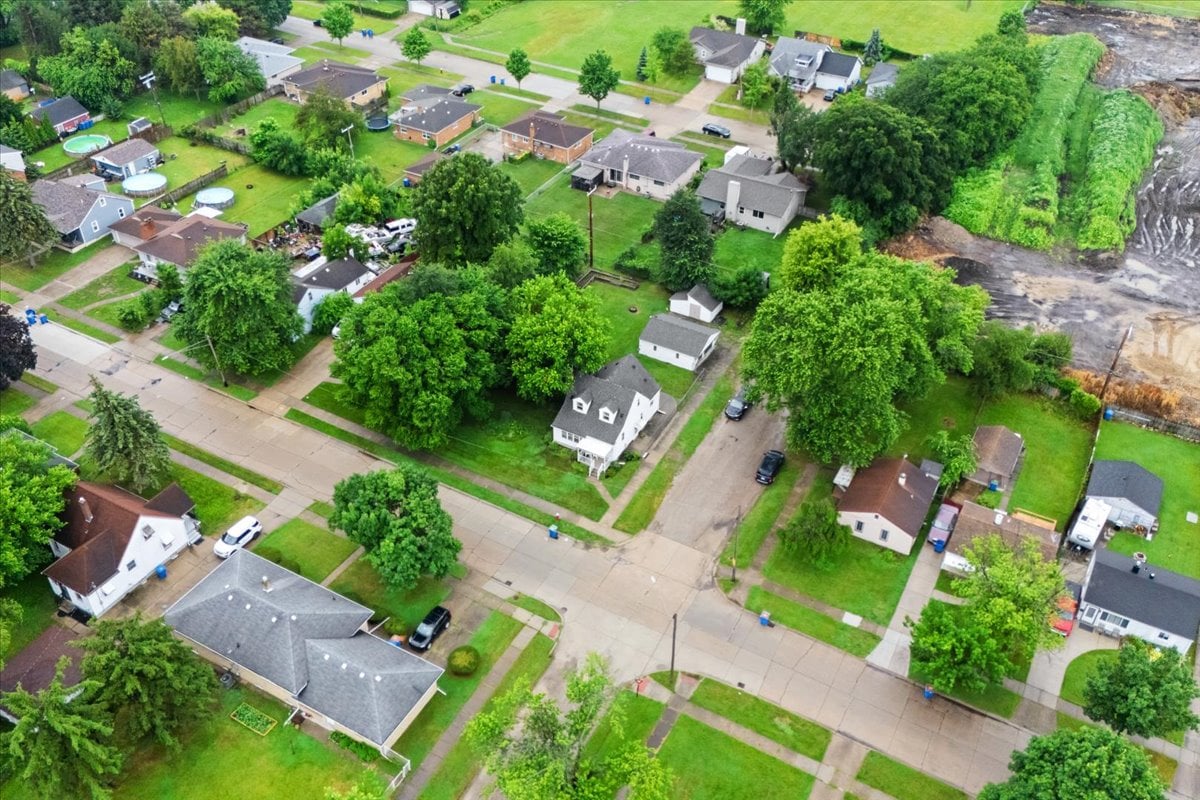 Nummer Street Oakland County sold home