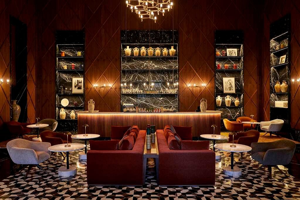 Hyatt Place Hotel bar and lounge