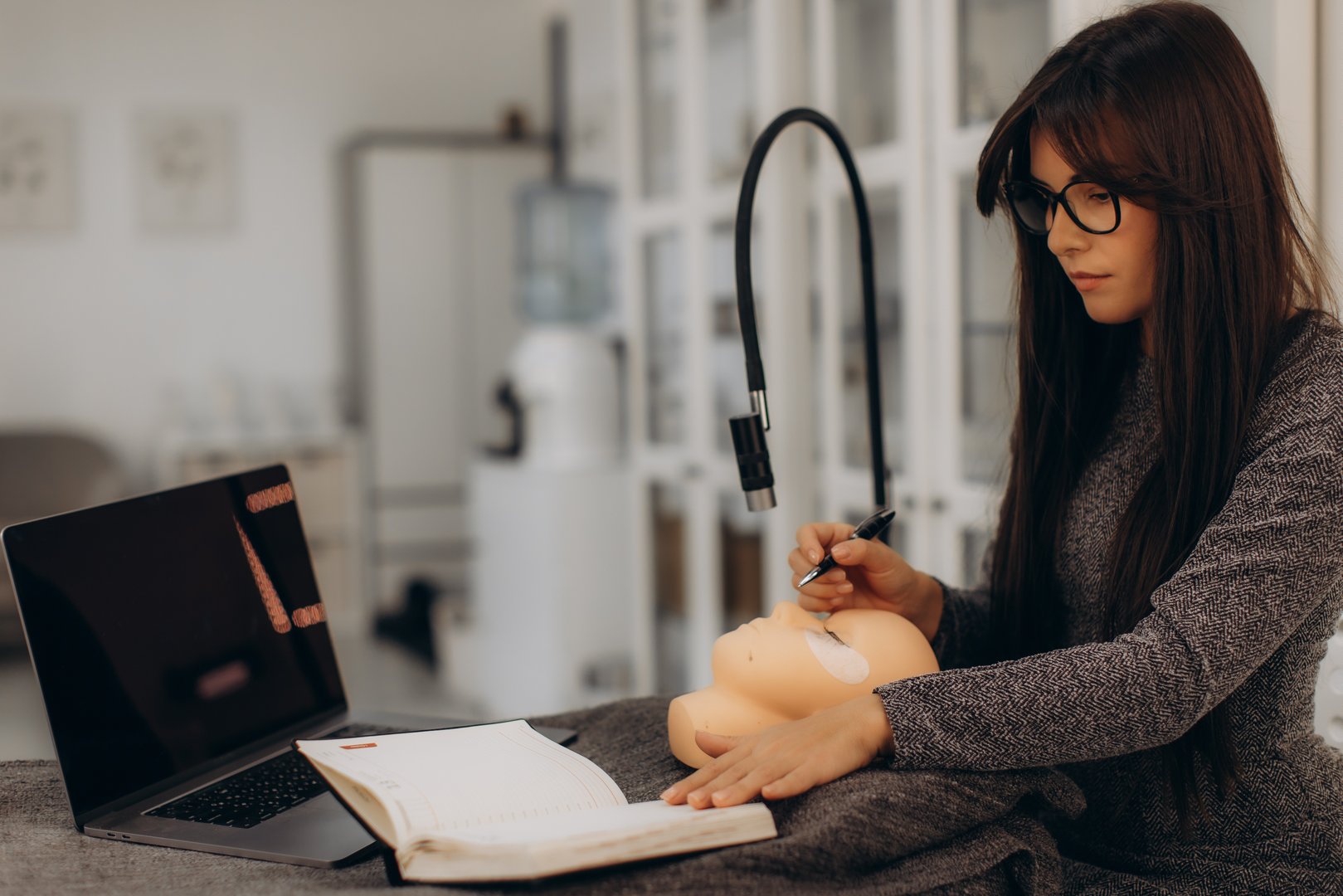 Eyelash extension training