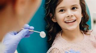 Emergency dental care consultation - professional dental team providing urgent treatment and pain relief for dental emergencies