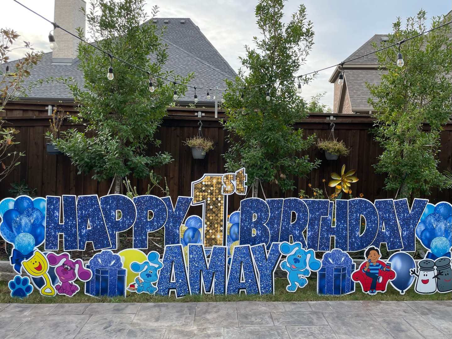 Blues Clues yard display