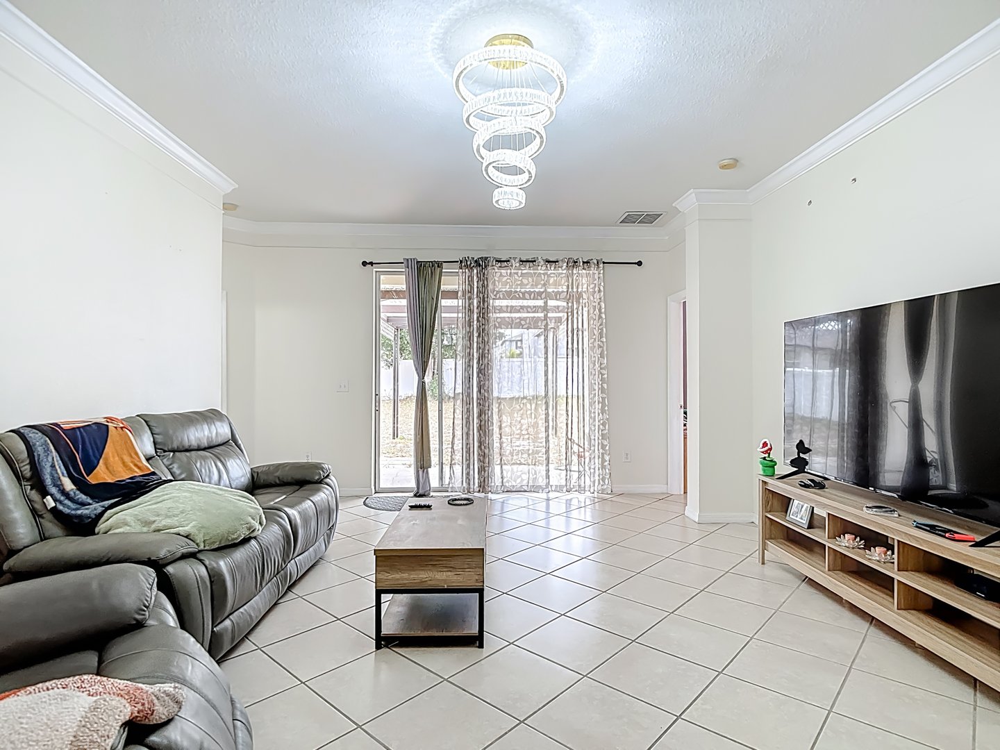 221 Fairmont Dr - Interior Photo