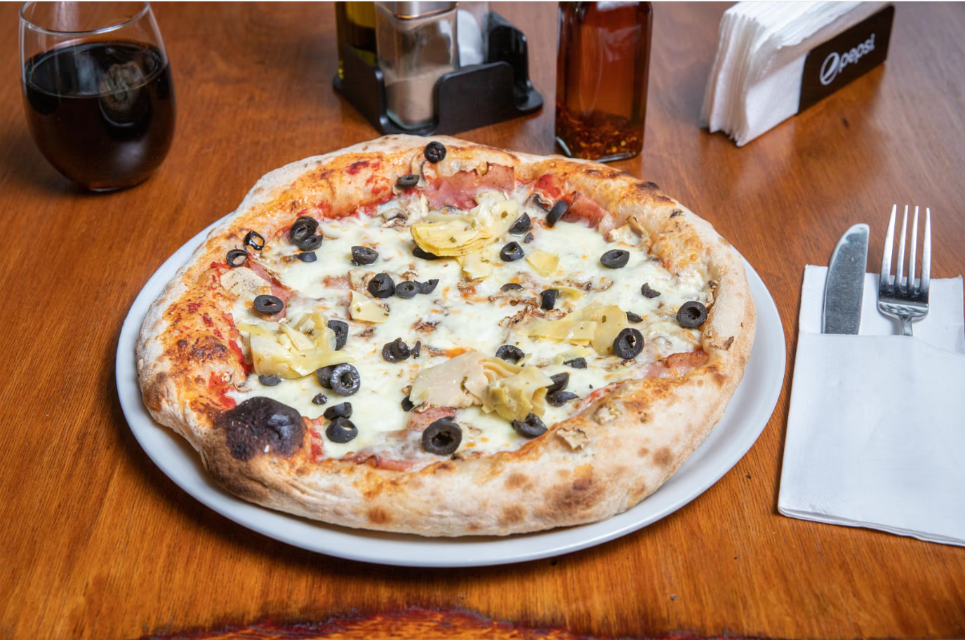 Pizza Capriccioasa la Tavă