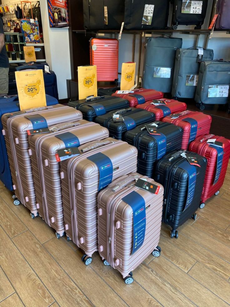 DE CATHY'S SUPERMARKET Luxury Luggage