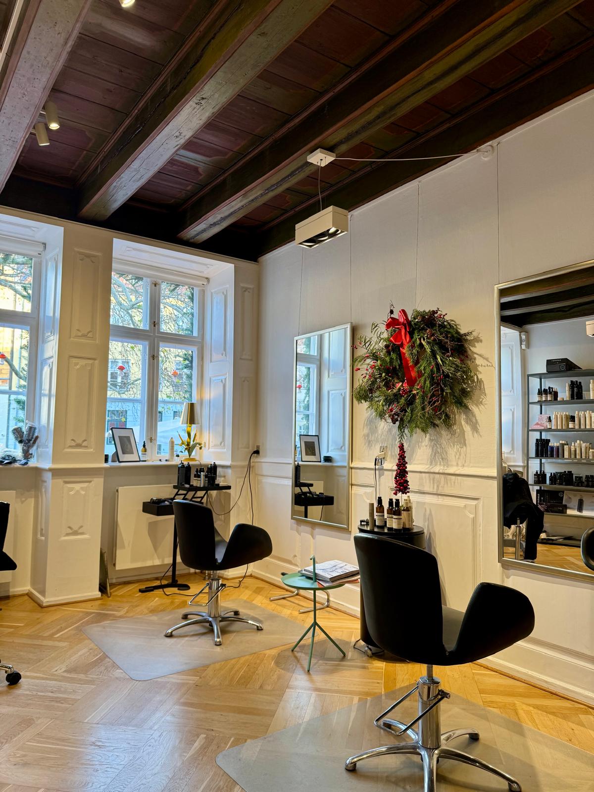 Frisør Hos Poul E. - Professionel salon